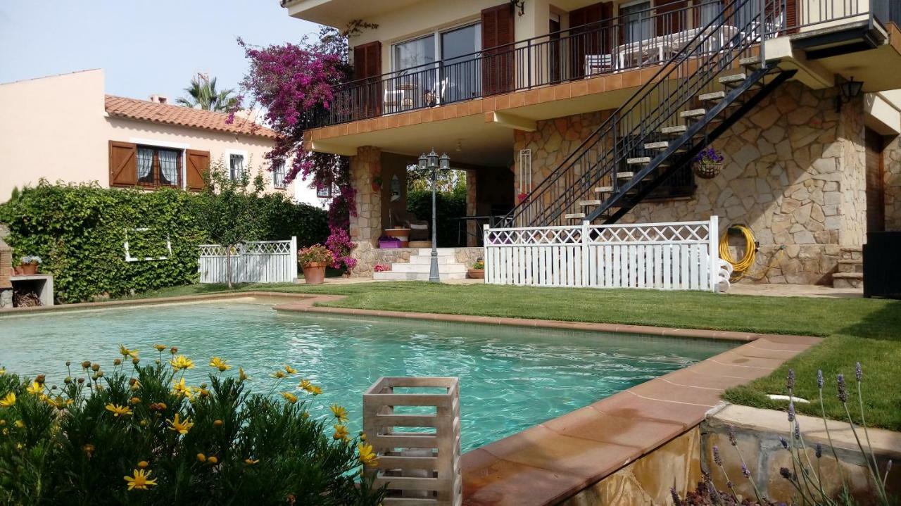 Sunny Holiday Home Creixell Ngoại thất bức ảnh